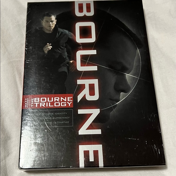 The Bourne Trilogy DVD Set Brand New - Picture 1 of 3